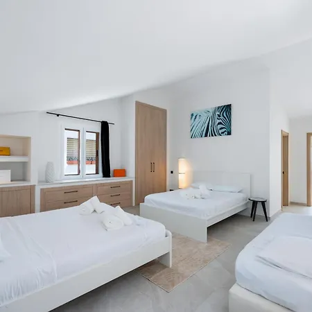 243-fully Renovated-puerto Banus Front Line Penthouse * ماربيا