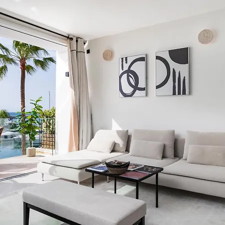 243-fully Renovated-puerto Banus Front Line Penthouse شقة *