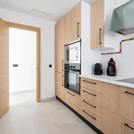 243-fully Renovated-puerto Banus Front Line Penthouse ماربيا