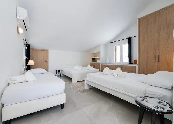 243-fully Renovated-puerto Banus Front Line Penthouse Apartment